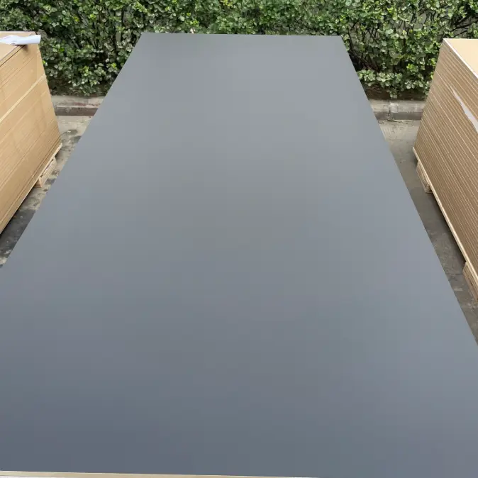 Tablero MDF con revestimiento acrílico