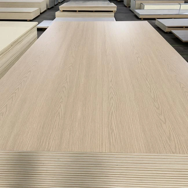 Tablero de partículas de madera gris oscuro mate