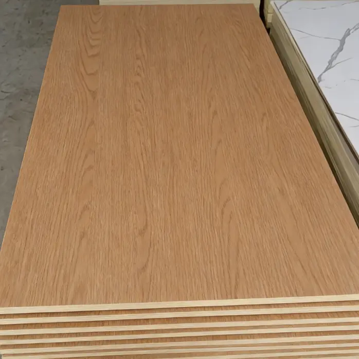Tablero de grano de madera de roble
